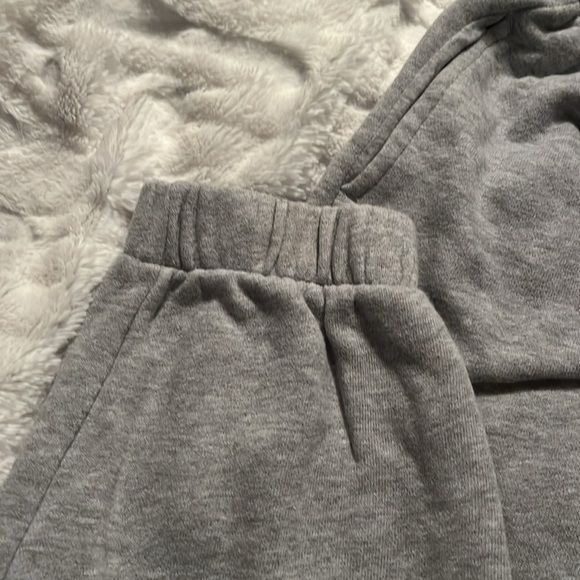 Brandy Melville sweatpants - Picture 5 of 5